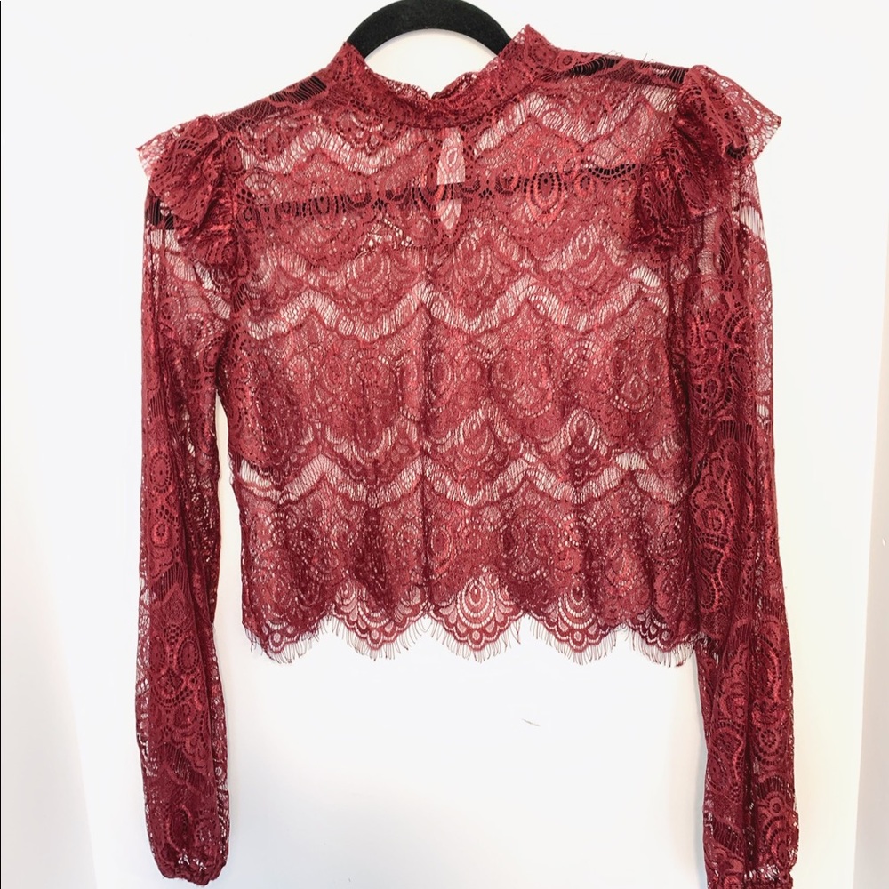 Cropped lace shirt